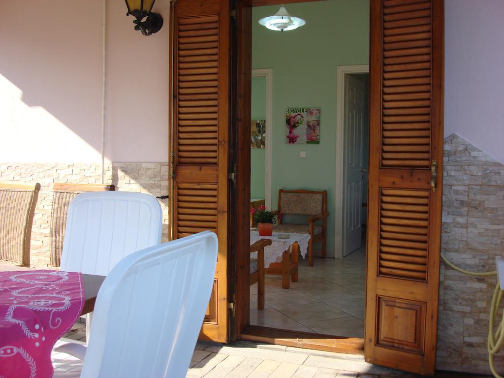 Villa Melina 1 Koinyra Rum bild